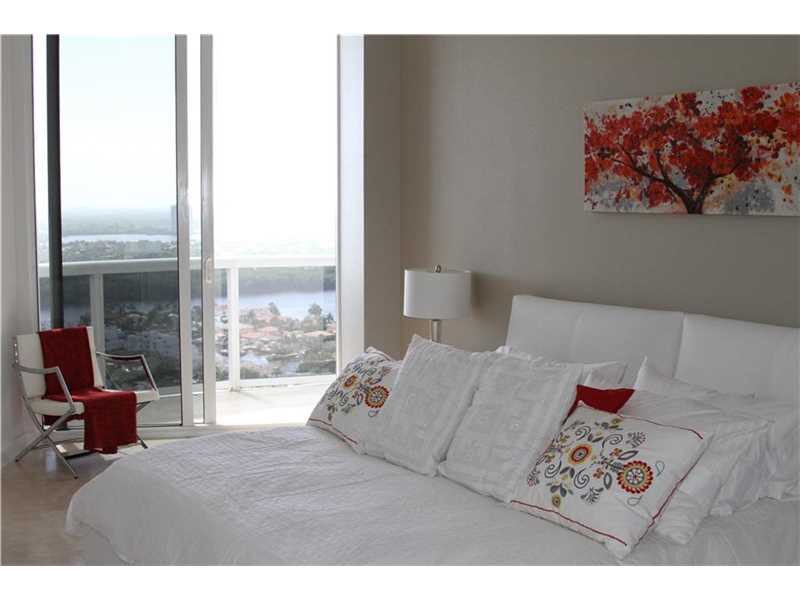 15901Collins Ave, Sunny Isles Beach, FL 33160