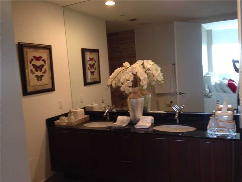 15901Collins Ave, Sunny Isles Beach, FL 33160