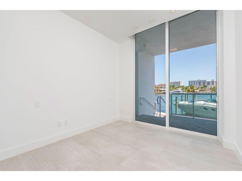 400Sunny Isles Blvd, Sunny Isles Beach, FL 33160