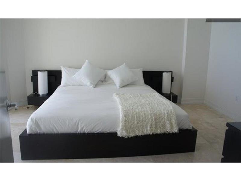 16699Collins Ave, Sunny Isles Beach, FL 33160