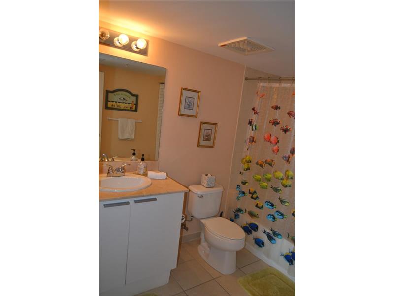 16699Collins Ave, Sunny Isles Beach, FL 33160