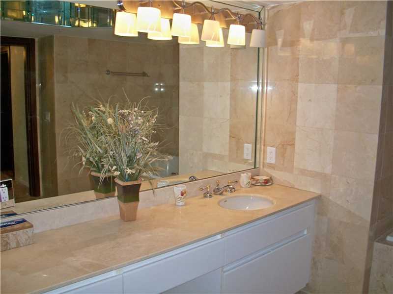16711Collins Ave, Sunny Isles Beach, FL 33160