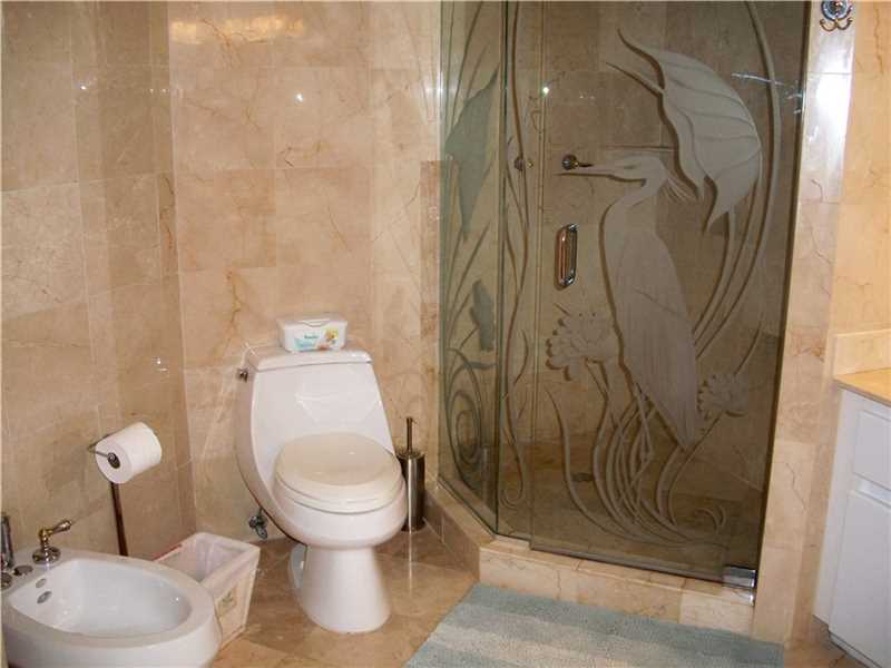 16711Collins Ave, Sunny Isles Beach, FL 33160