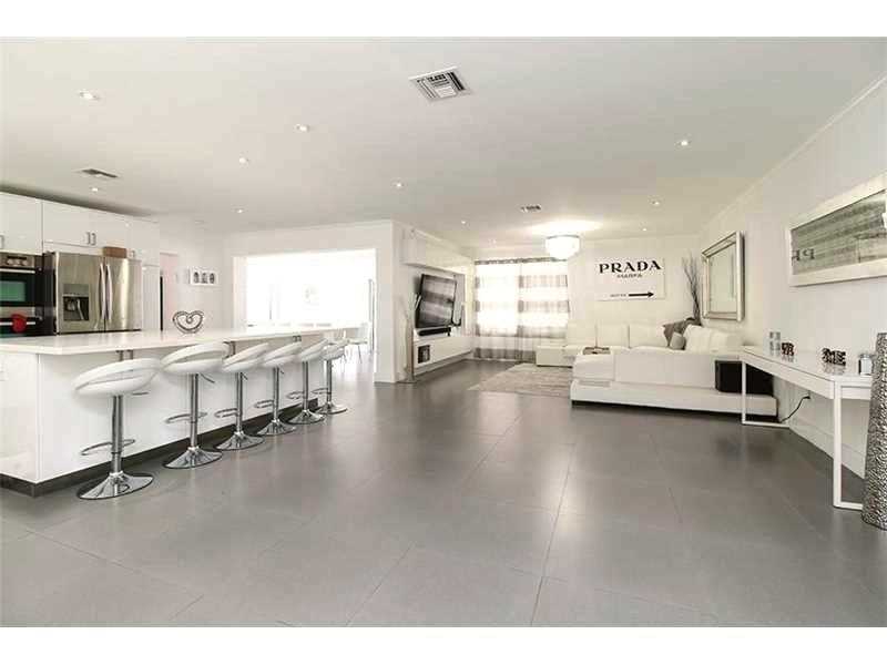 271191st Ter, Sunny Isles Beach, FL 33160