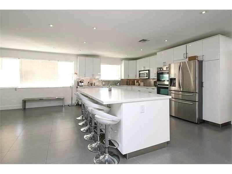 271191st Ter, Sunny Isles Beach, FL 33160