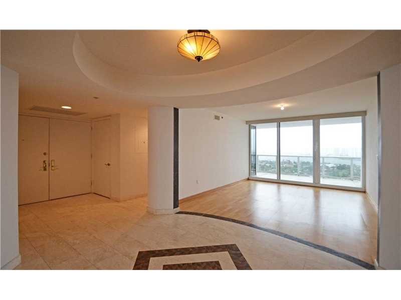 19333Collins Ave, Sunny Isles Beach, FL 33160