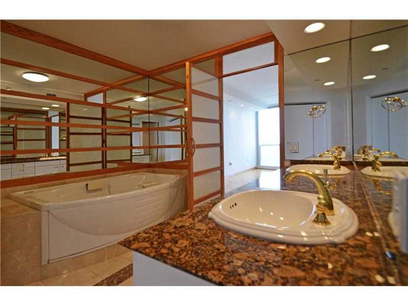 19333Collins Ave, Sunny Isles Beach, FL 33160
