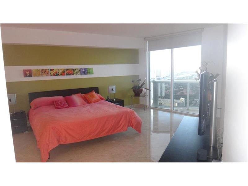 18911Collins Ave, Sunny Isles Beach, FL 33160