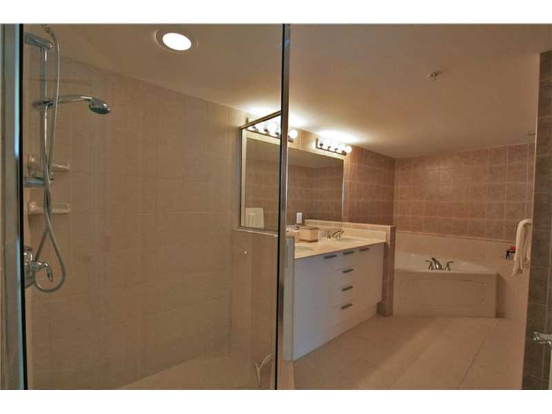 16699COLLINS AV, Sunny Isles Beach, FL 33160