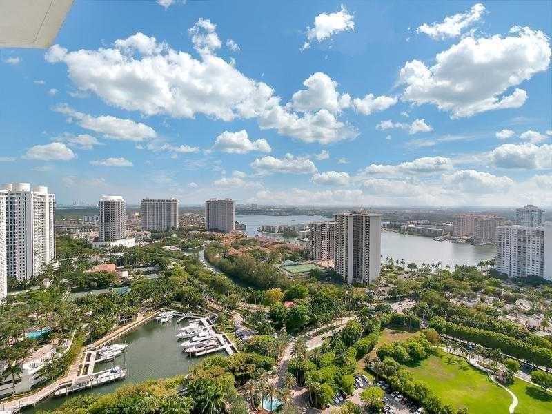 3301 Northeast 183 ST, Aventura, FL 33160