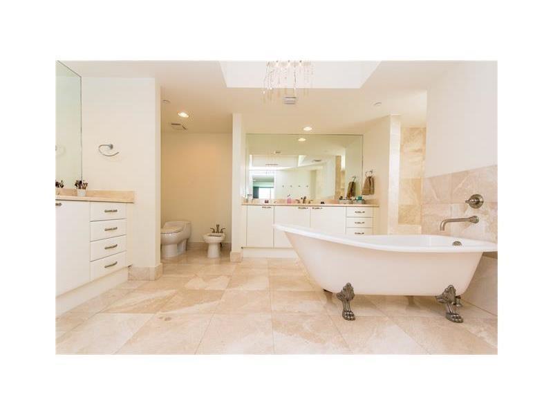 3301 Northeast 183 ST, Aventura, FL 33160