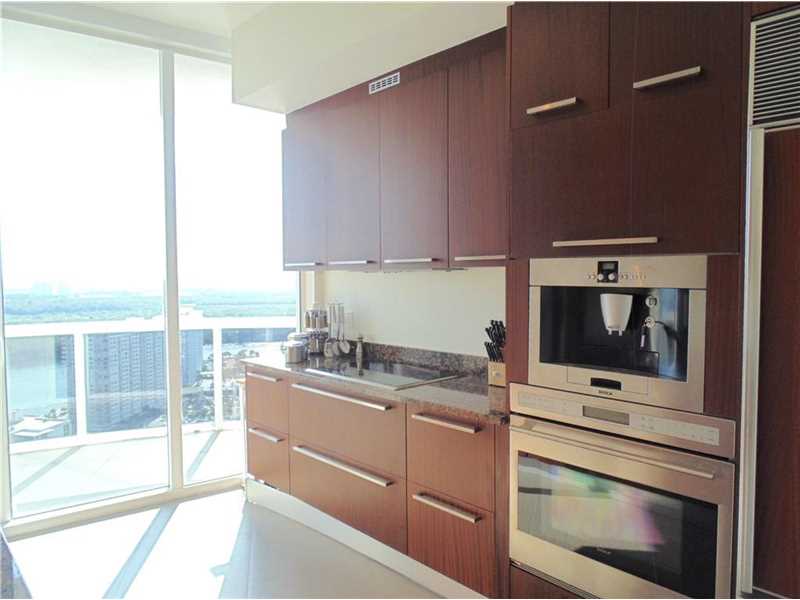 15811Collins Ave, Sunny Isles Beach, FL 33160