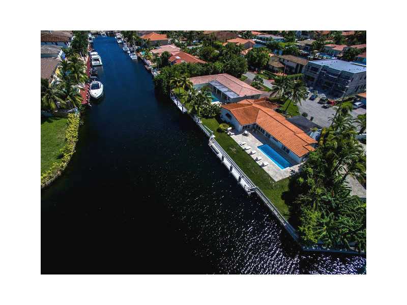 16481 Northeast 31 AV, Eastern Shores, FL 33160
