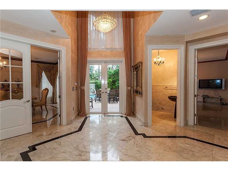19470 Northeast 39th CT, Sunny Isles Beach, FL 33160