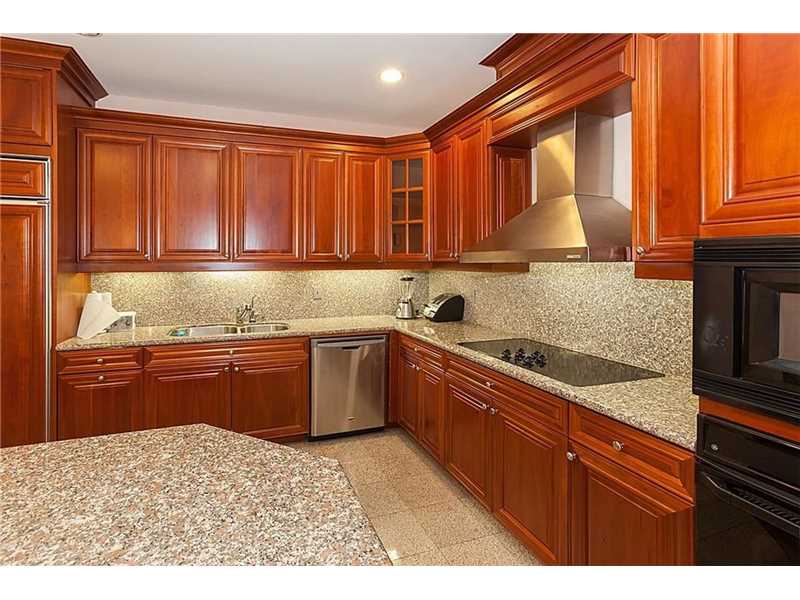19470 Northeast 39th CT, Sunny Isles Beach, FL 33160