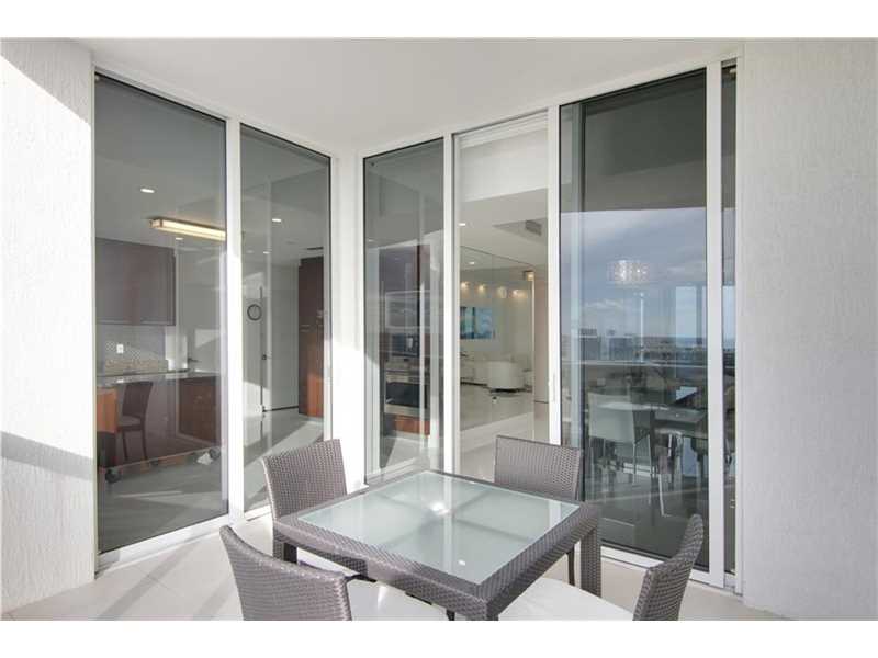 15811Collins Ave, Sunny Isles Beach, FL 33160