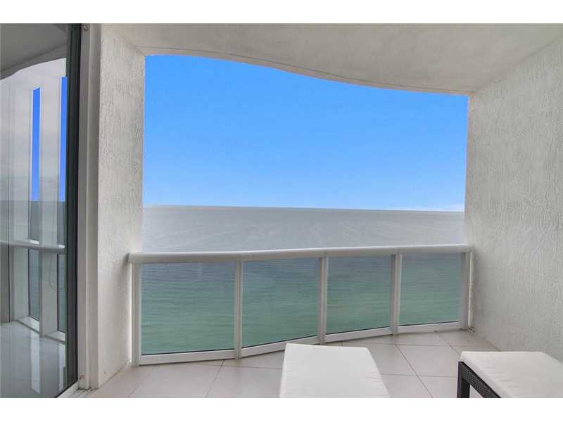 15811Collins Ave, Sunny Isles Beach, FL 33160