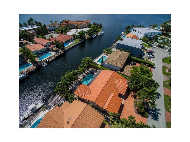 16466 Northeast 31 AV, Eastern Shores, FL 33160
