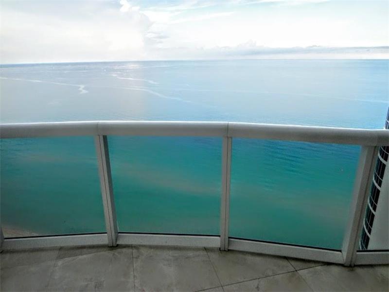 15901Collins Ave, Sunny Isles Beach, FL 33160