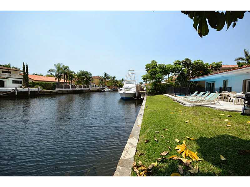 16469 Northeast 30 AV, Eastern Shores, FL 33160