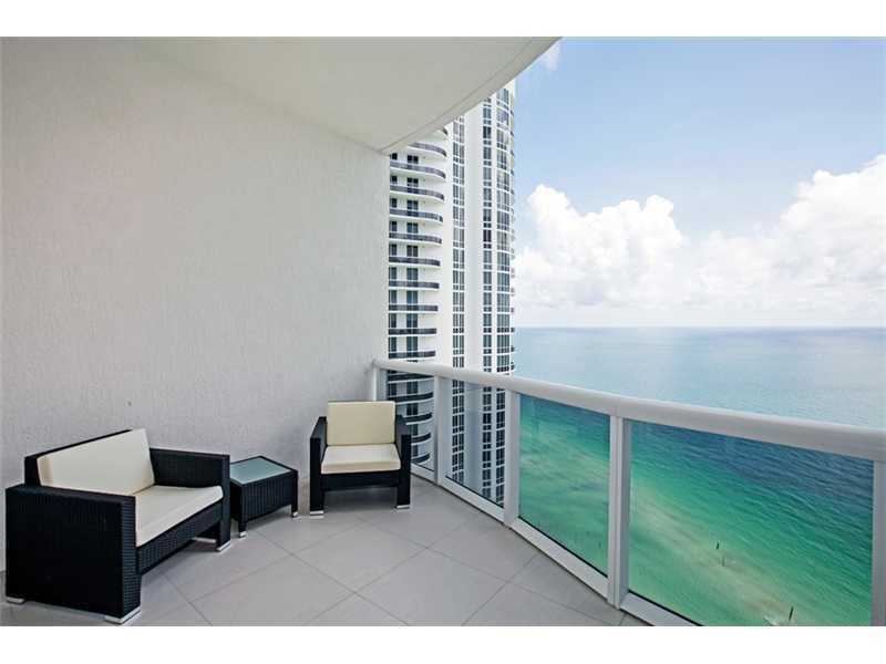 15811Collins Ave, Sunny Isles Beach, FL 33160