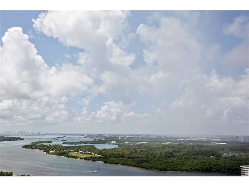 15811Collins Ave, Sunny Isles Beach, FL 33160