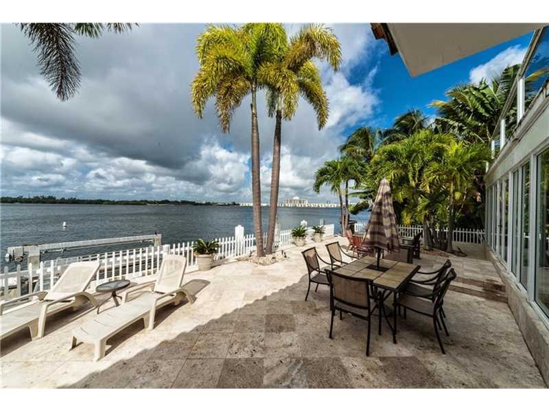 16480 Northeast 30th Ave, North Miami Beach, FL 33160