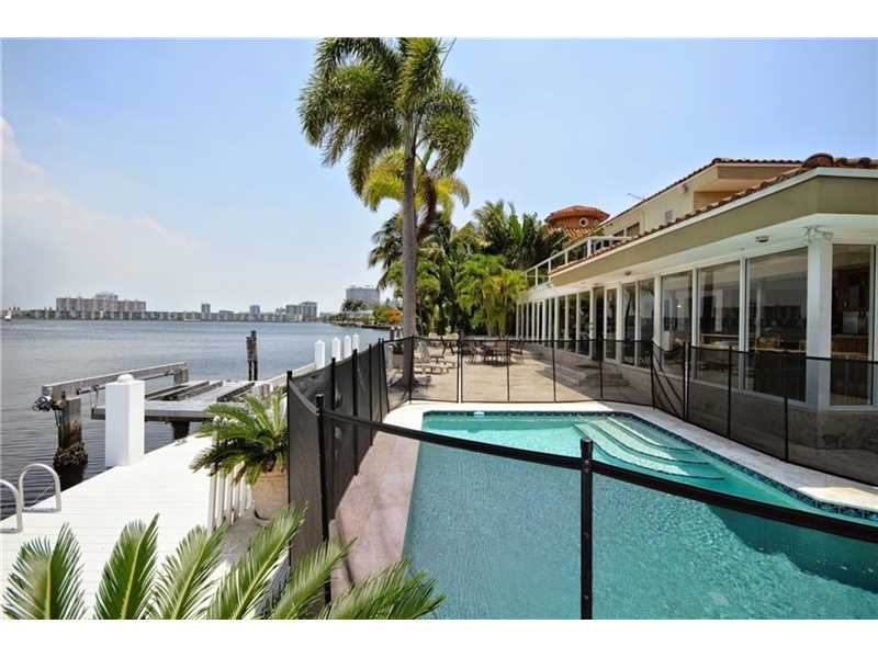 16480 Northeast 30th Ave, North Miami Beach, FL 33160
