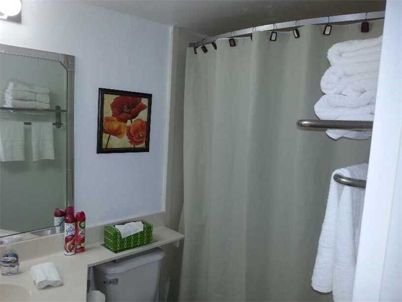 19201Collins Ave, Sunny Isles Beach, FL 33160