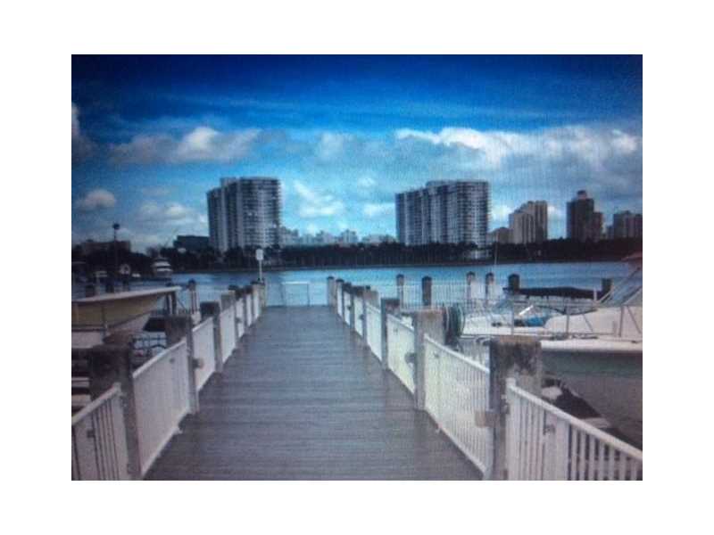 3010 Marcos Dr R307, Aventura, FL 33160