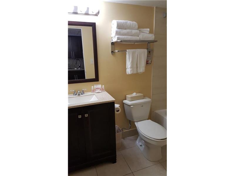 19201Collins Ave, Sunny Isles Beach, FL 33160