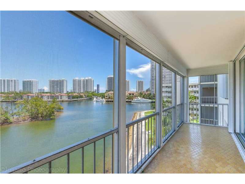 3030Marcos Dr, Aventura, FL 33160