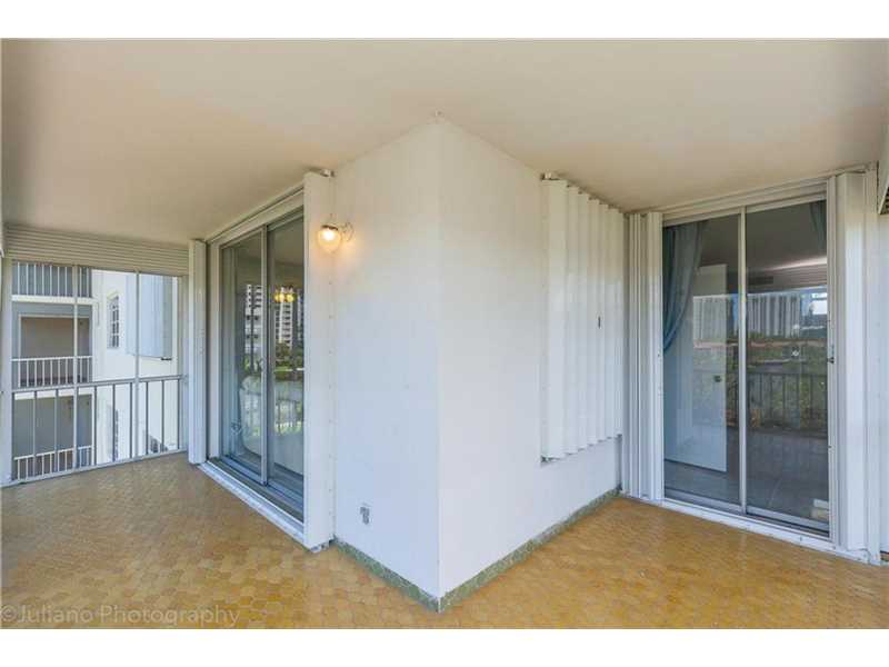 3030Marcos Dr, Aventura, FL 33160