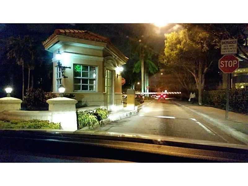 3725 Northeast 169th St, North Miami Beach, FL 33160