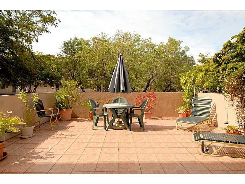 3725 Northeast 169th St, North Miami Beach, FL 33160