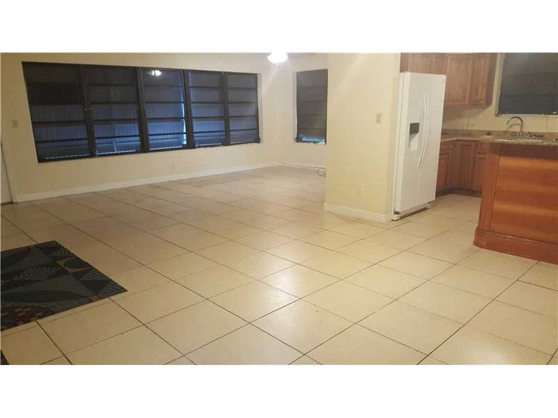 180 NE 128th St, North Miami, FL 33161