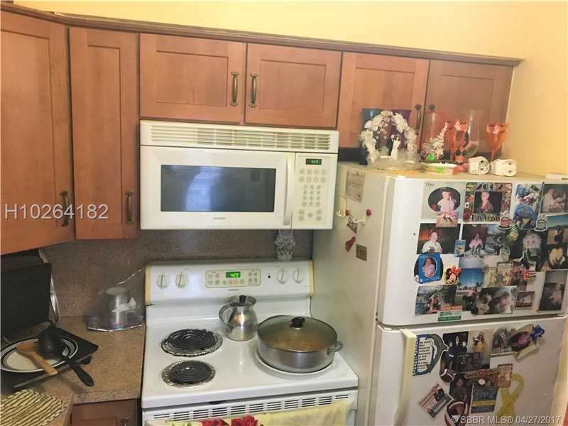 1560 Northeast 127th St, North Miami, FL 33161