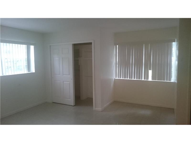 1550 Northeast 139 ST, Miami, FL 33161