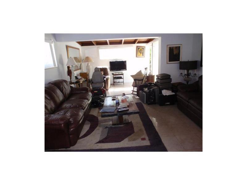 1550 Northeast 139 ST, Miami, FL 33161