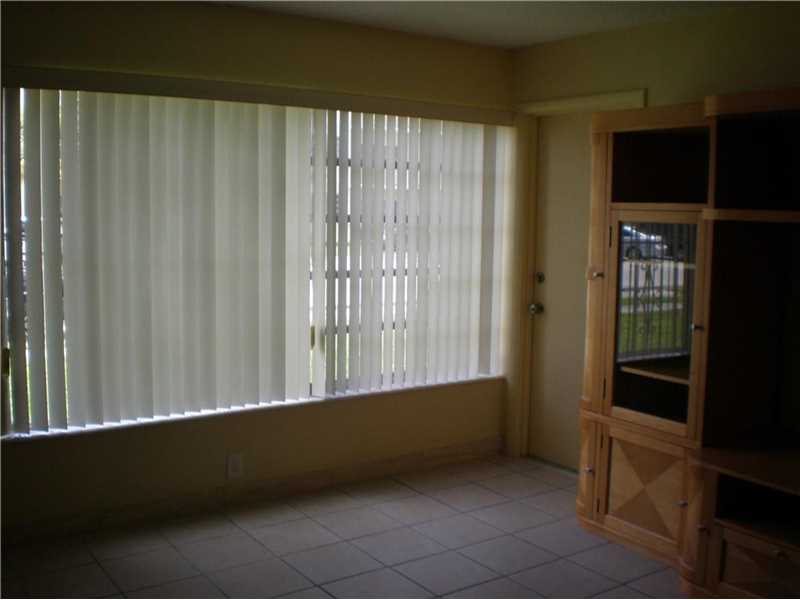 1460 Northeast 169th St, North Miami Beach, FL 33162