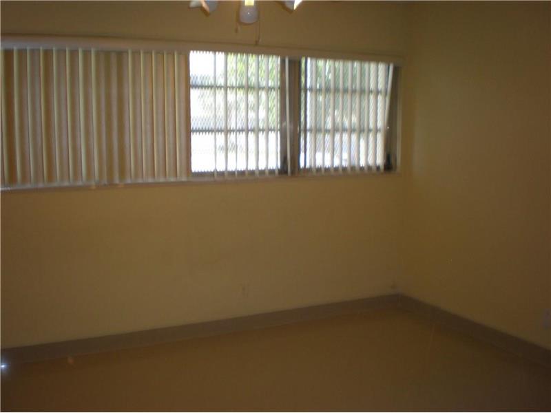 1460 Northeast 169th St, North Miami Beach, FL 33162