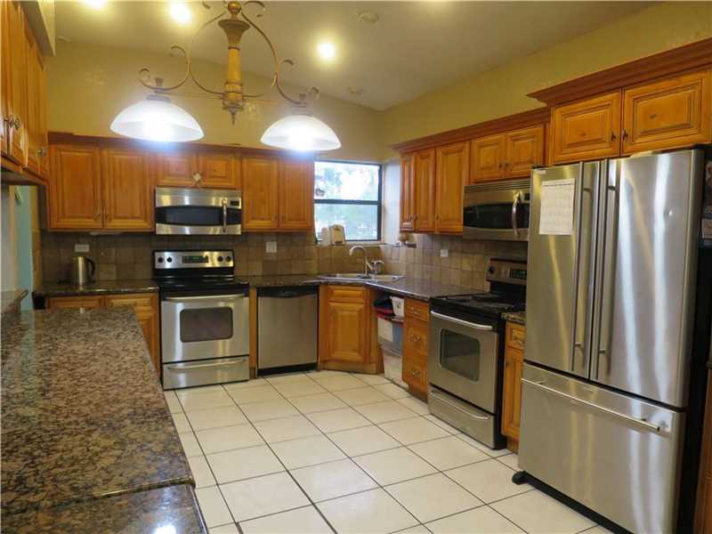 17520 Northeast 7th Ct, Miami, FL 33162