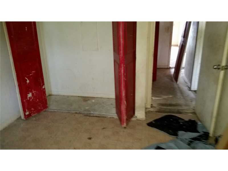 15125 Northeast 6 AV, North Miami, FL 33162