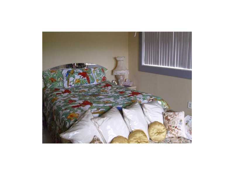 1550 Northeast 151st St, North Miami Beach, FL 33162