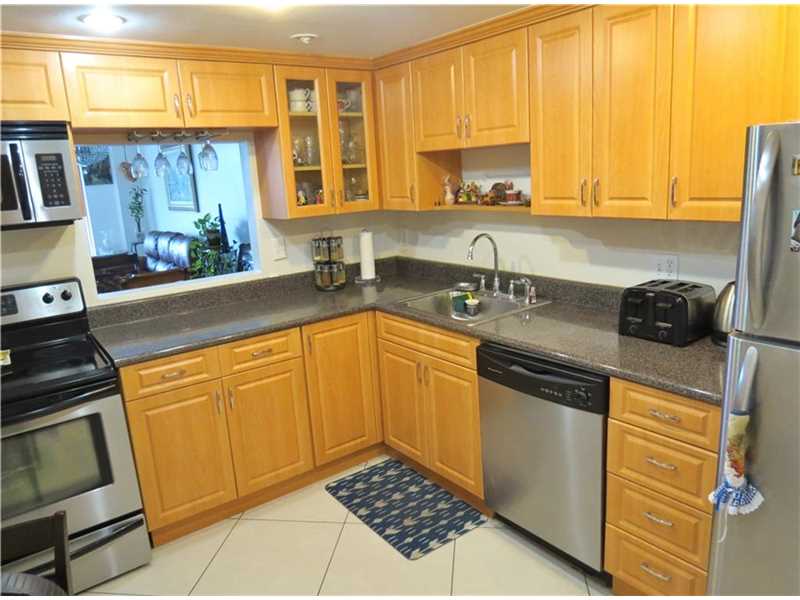 2821 N Miami Beach Blvd, North Miami Beach, FL 33162