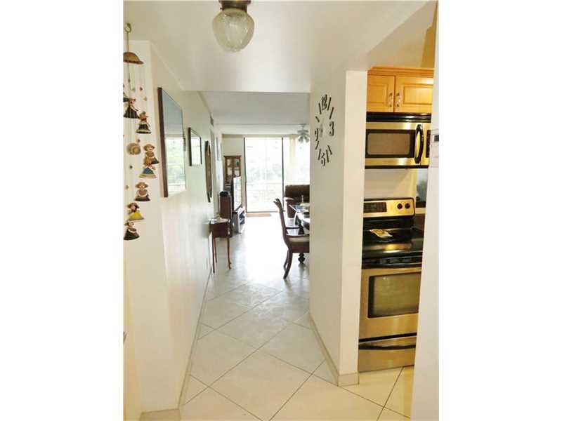 2821 N Miami Beach Blvd, North Miami Beach, FL 33162
