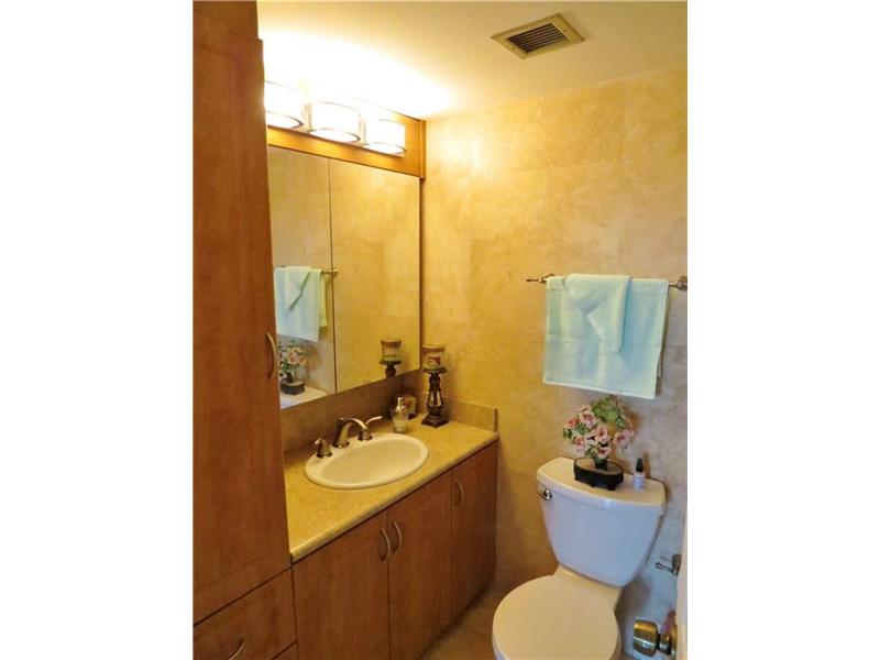 2821 N Miami Beach Blvd, North Miami Beach, FL 33162