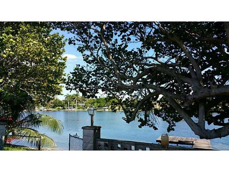 4865 Southwest 93rd Ct, Miami, FL 33165