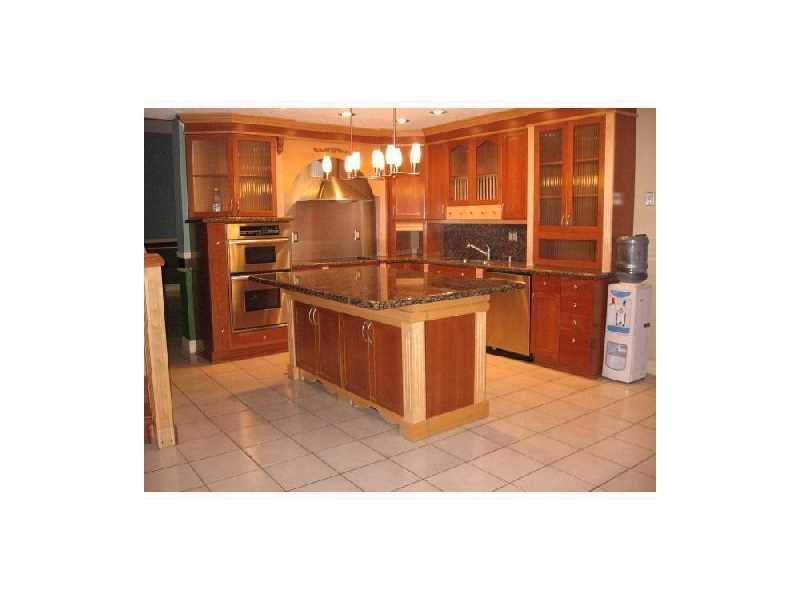 10089 Southwest 26th St, Miami, FL 33165