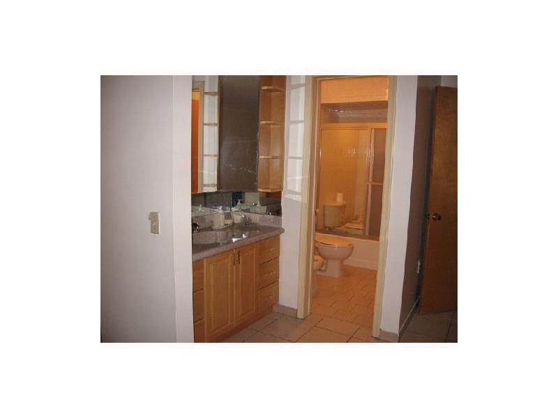 10089 Southwest 26th St, Miami, FL 33165